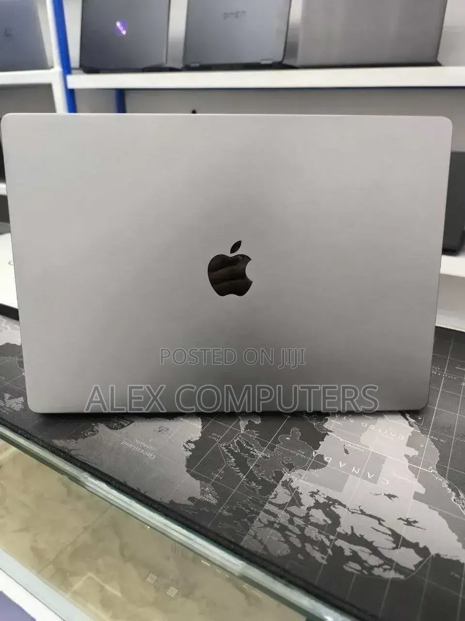 New Laptop Apple MacBook 32GB Apple M1 Max SSD 1T