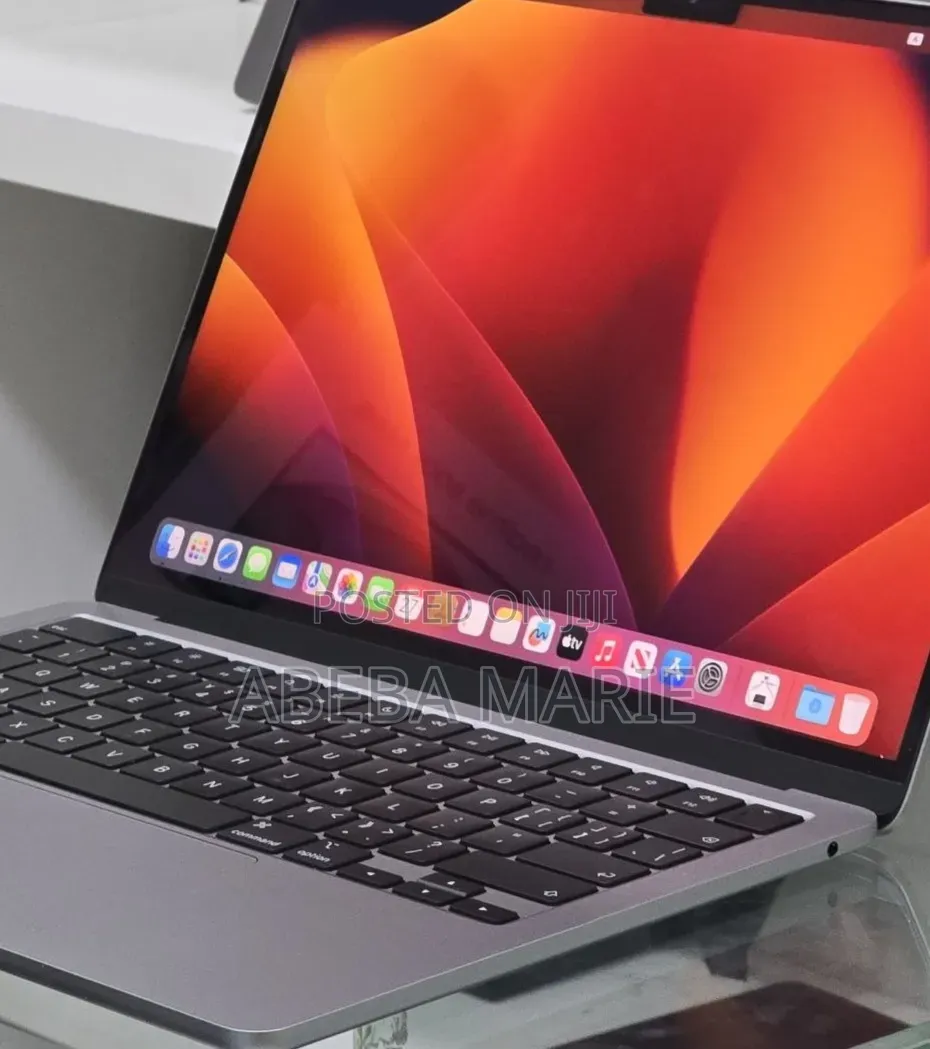 New Laptop Apple MacBook Air 2022 M2 8GB Apple M2 SSD 256GB