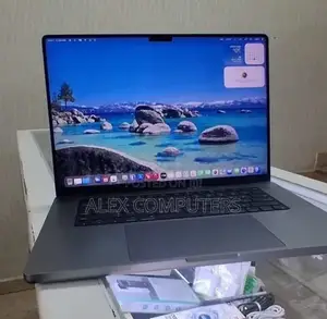 New Laptop Apple MacBook 32GB Apple M1 Max SSD 1T