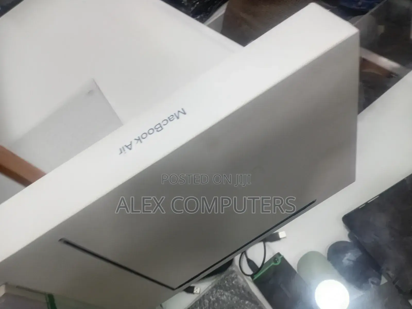 New Laptop Apple MacBook 16GB Apple M5 SSD 512GB