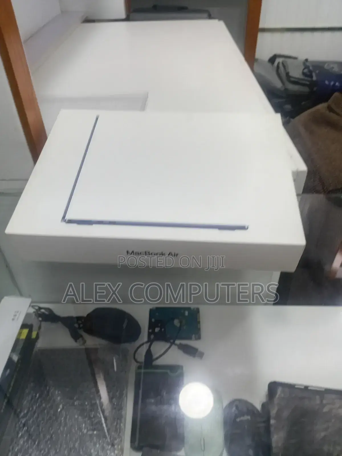 New Laptop Apple MacBook 16GB Apple M5 SSD 512GB