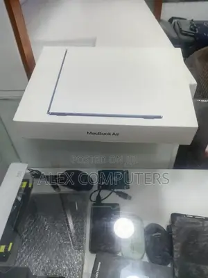 New Laptop Apple MacBook 16GB Apple M5 SSD 512GB