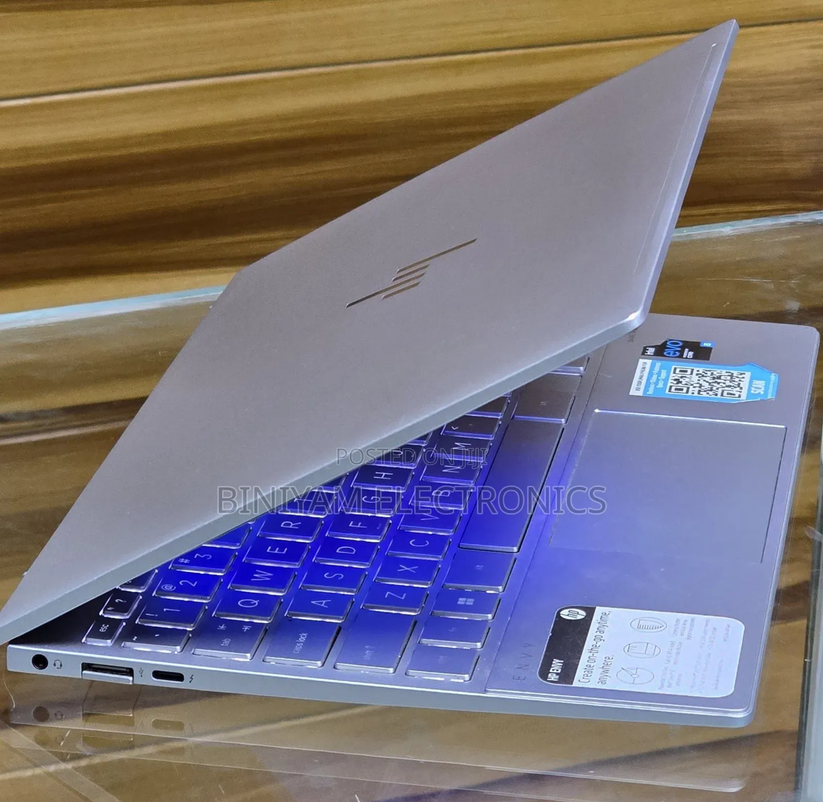 New Laptop HP Envy X360 8GB Intel Core i5 SSD 256GB