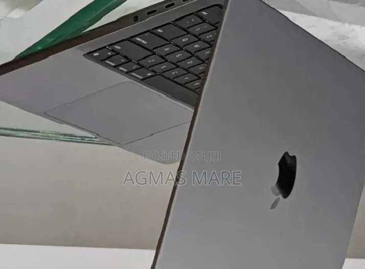 New Laptop Apple MacBook Pro 2023 M3 14-inch 8GB Apple M3 SSD 512GB