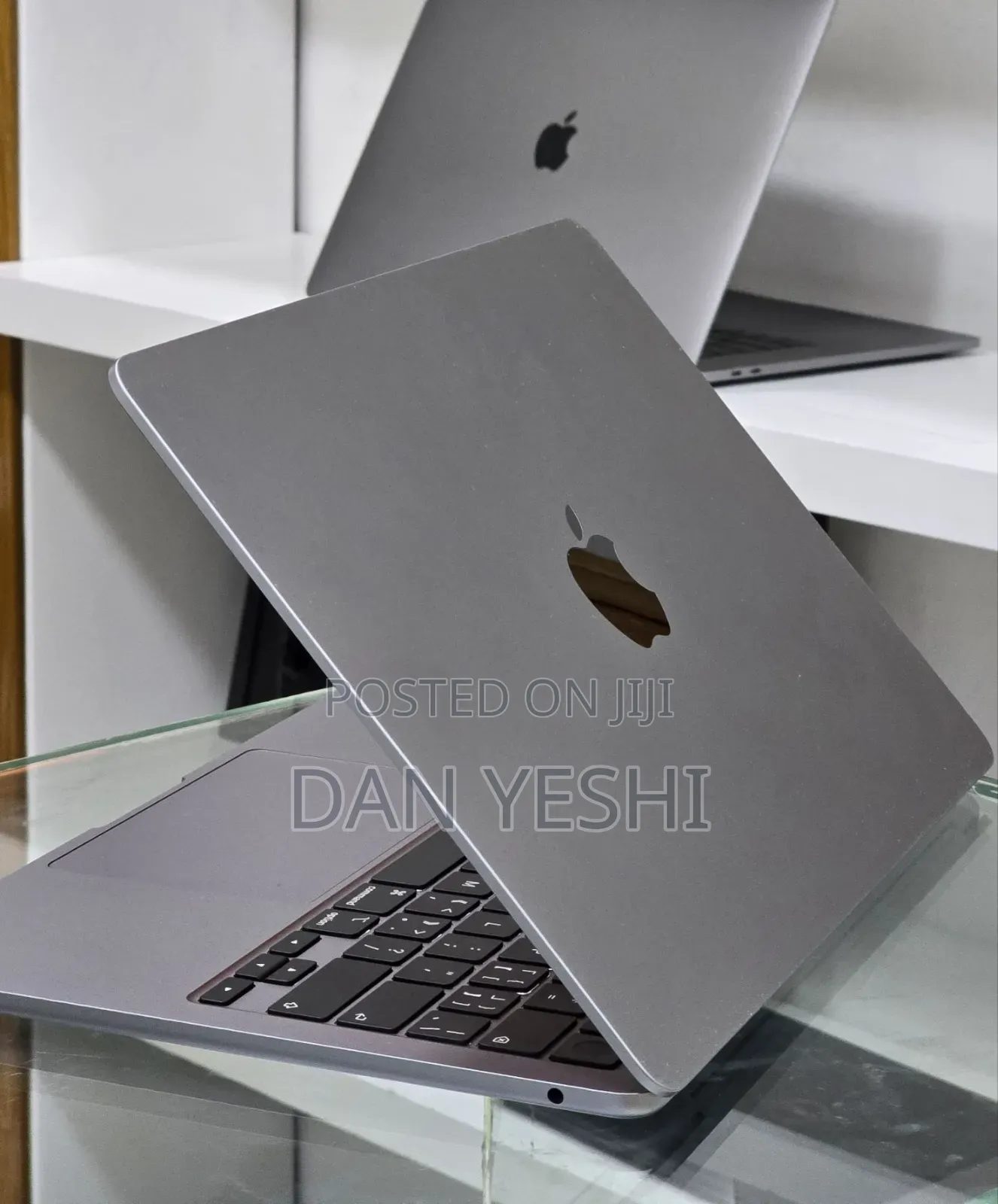 New Laptop Apple MacBook Air 2022 M2 8GB Apple M2 SSD 256GB
