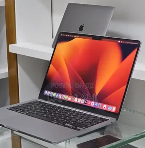 New Laptop Apple MacBook Air 2022 M2 8GB Apple M2 SSD 256GB