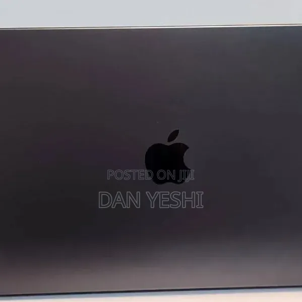 New Laptop Apple MacBook Pro 16GB Apple M5 SSD 1T