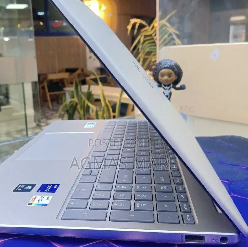 New Laptop HP Stream Notebook 16GB Intel Core i7 SSD 1T