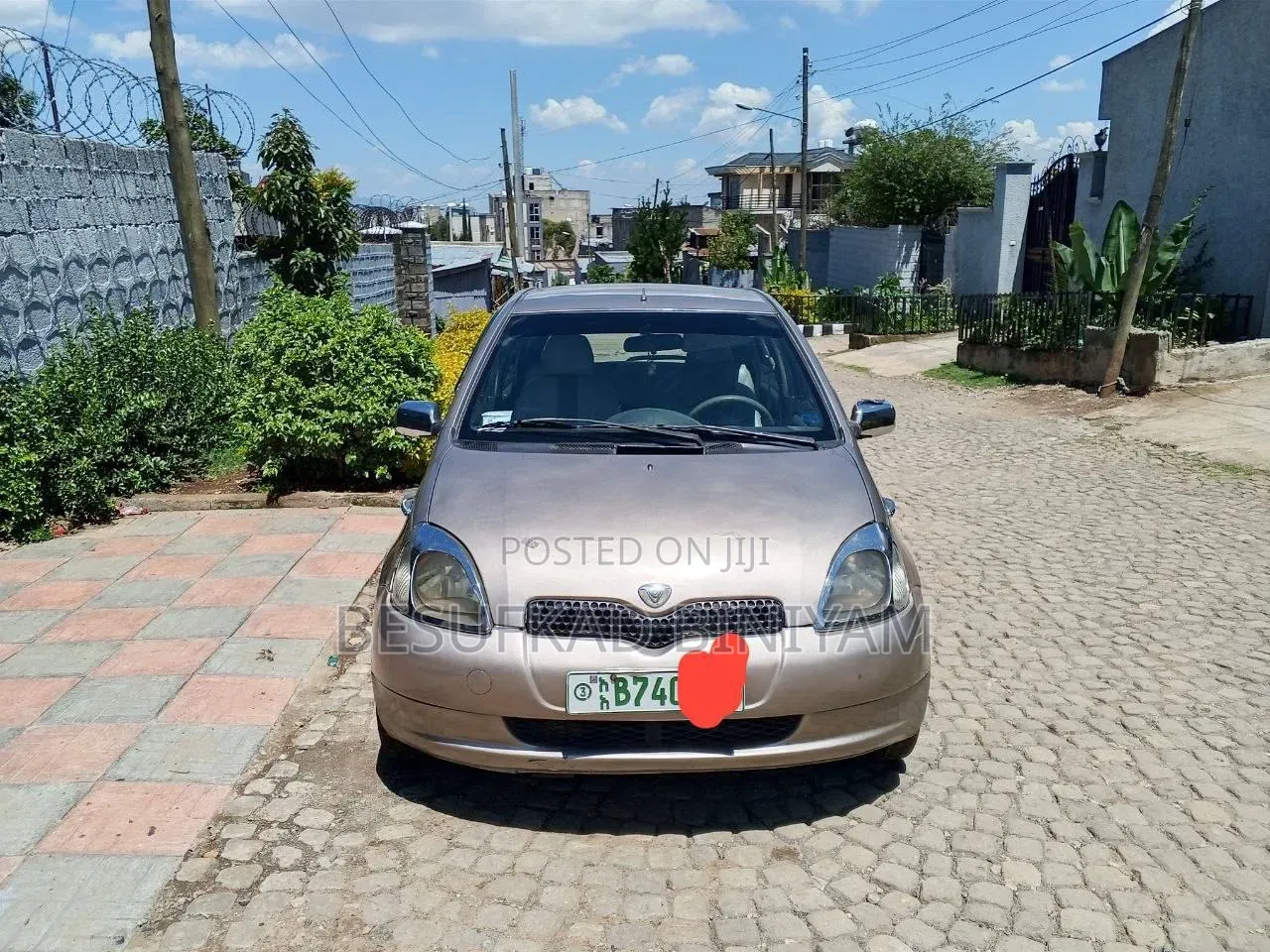 Toyota Vitz 1.0 FWD 3dr 2001 Gray