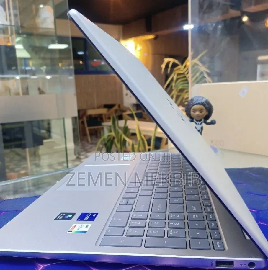 New Laptop HP Stream Notebook 16GB Intel Core i7 SSD 1T