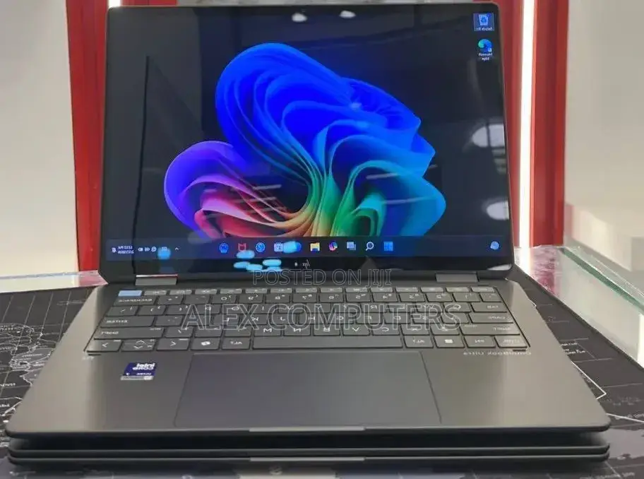 New Laptop HP OmniBook 5 14" 16GB Intel Core Ultra 7 SSD 1T