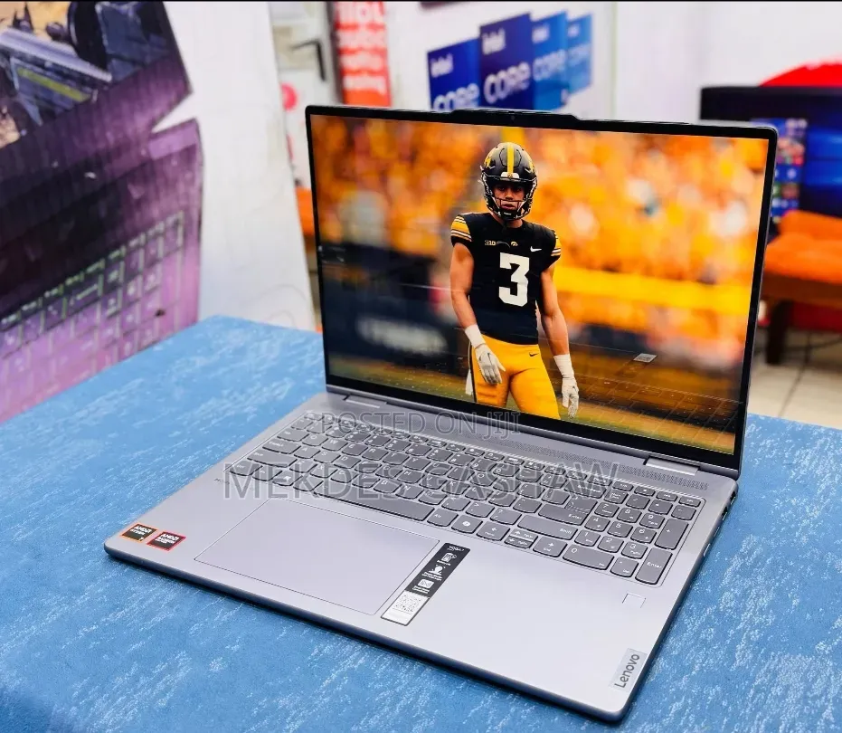 New Laptop Lenovo Yoga 7i 8GB Intel Core i5 SSD 512GB