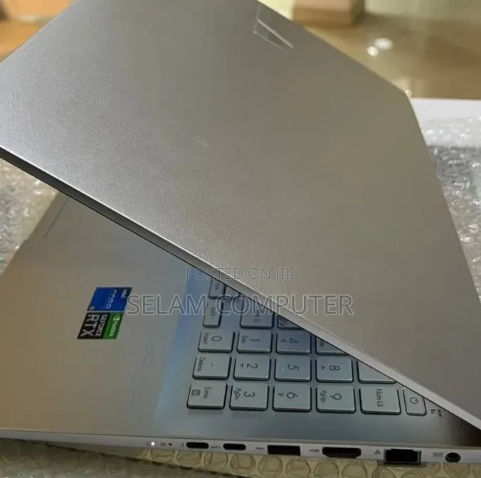 New Laptop Asus VivoBook 15 X505BA 16GB Intel Core i5 SSD 512GB