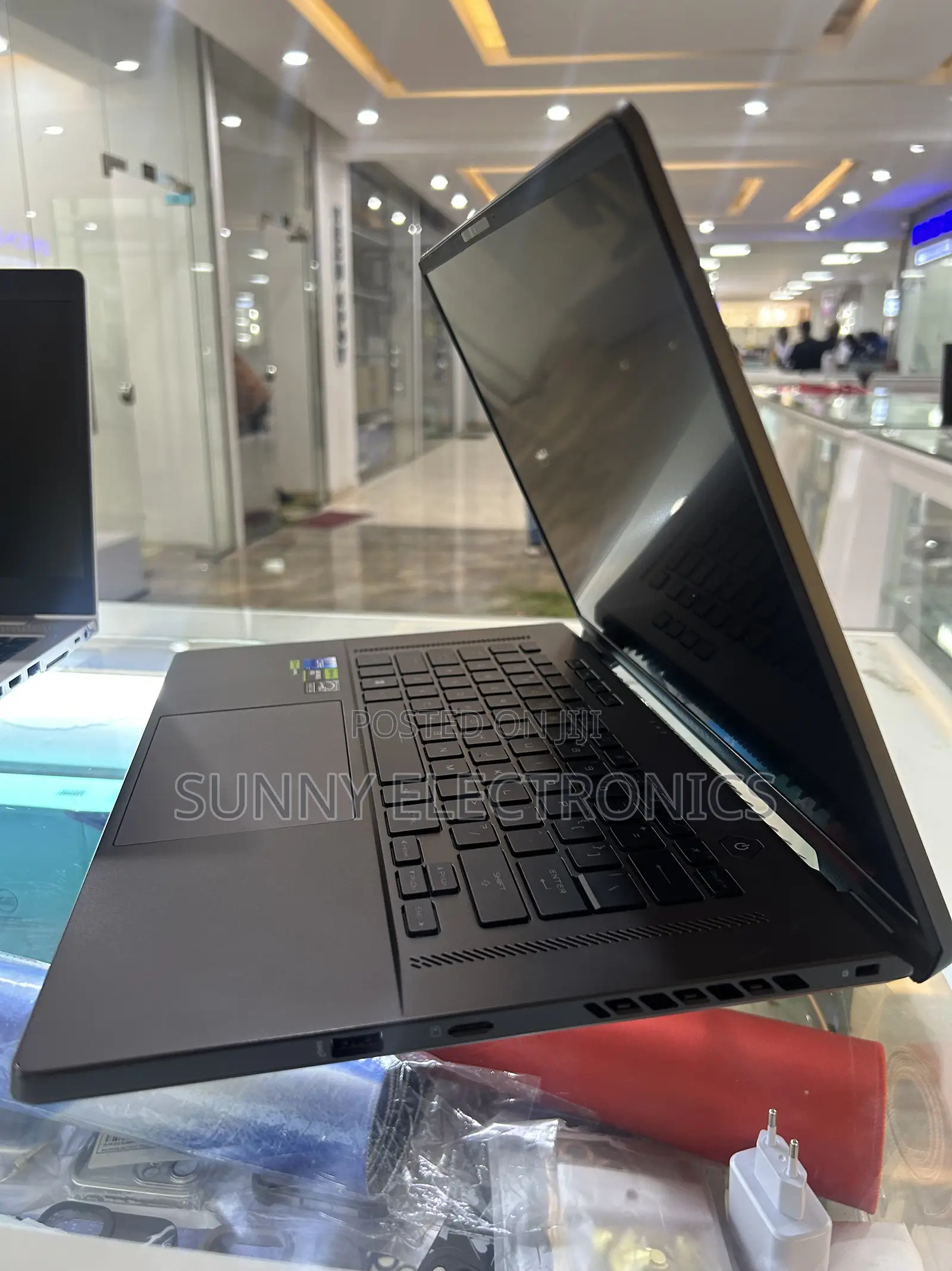 New Laptop Asus ROG Zephyrus G15 16GB Intel Core i7 SSD 1T