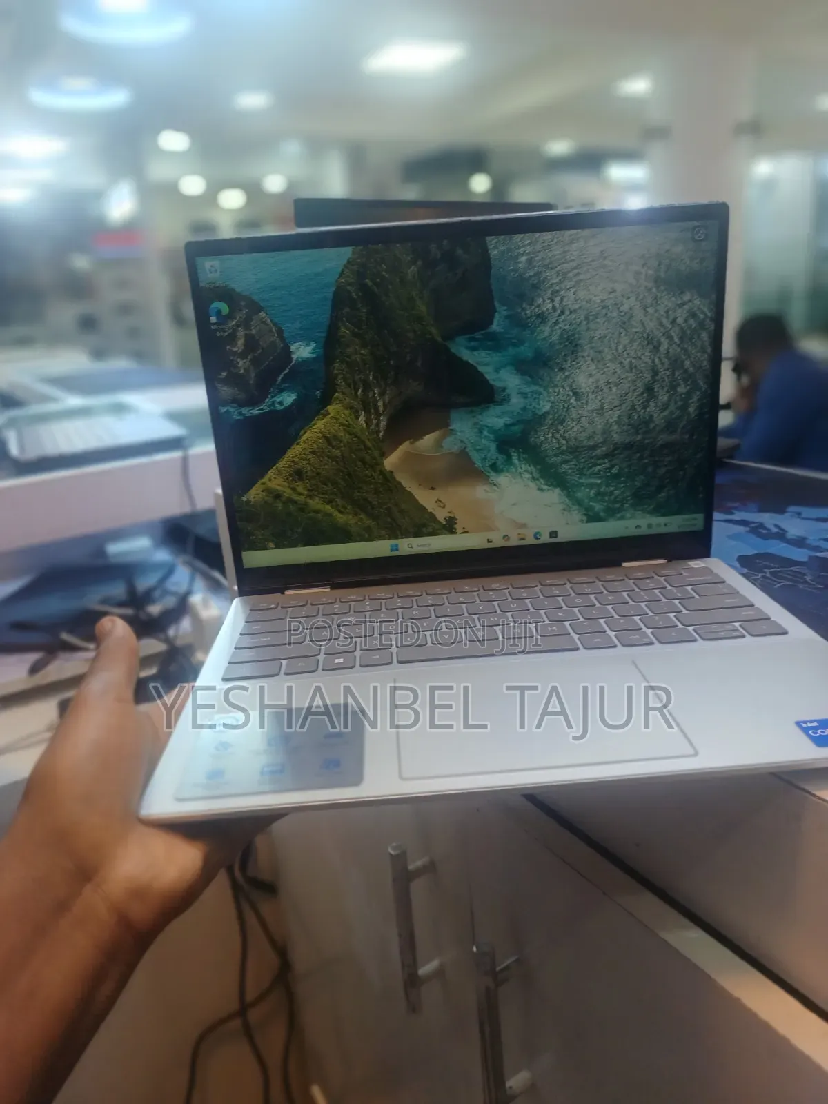 New Laptop Dell Inspiron 11 3000 8GB Intel Core i5 SSD 512GB