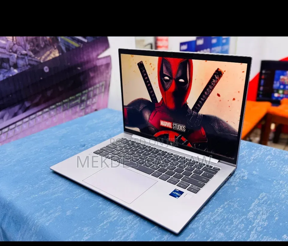 New Laptop HP ZBook Power G7 16GB Intel Core i7 SSD 512GB