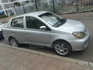 Toyota Platz 2005 Silver