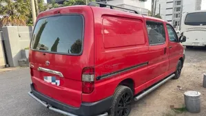 Toyota HiAce 2011 Red