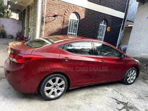 Hyundai Elantra 2015 Red