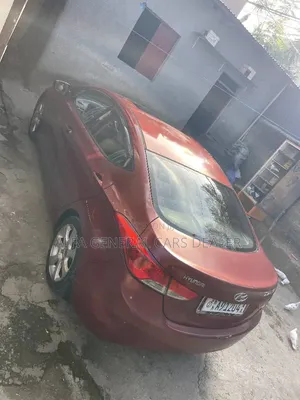 Hyundai Elantra 2015 Red