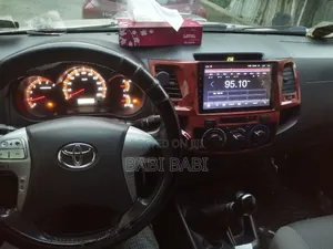 Toyota Hilux 2012 Gold