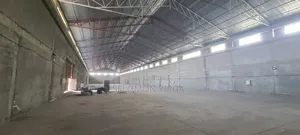 የሚሸጥ 10500ካሬ መጋዘን ብቻ የሆነ