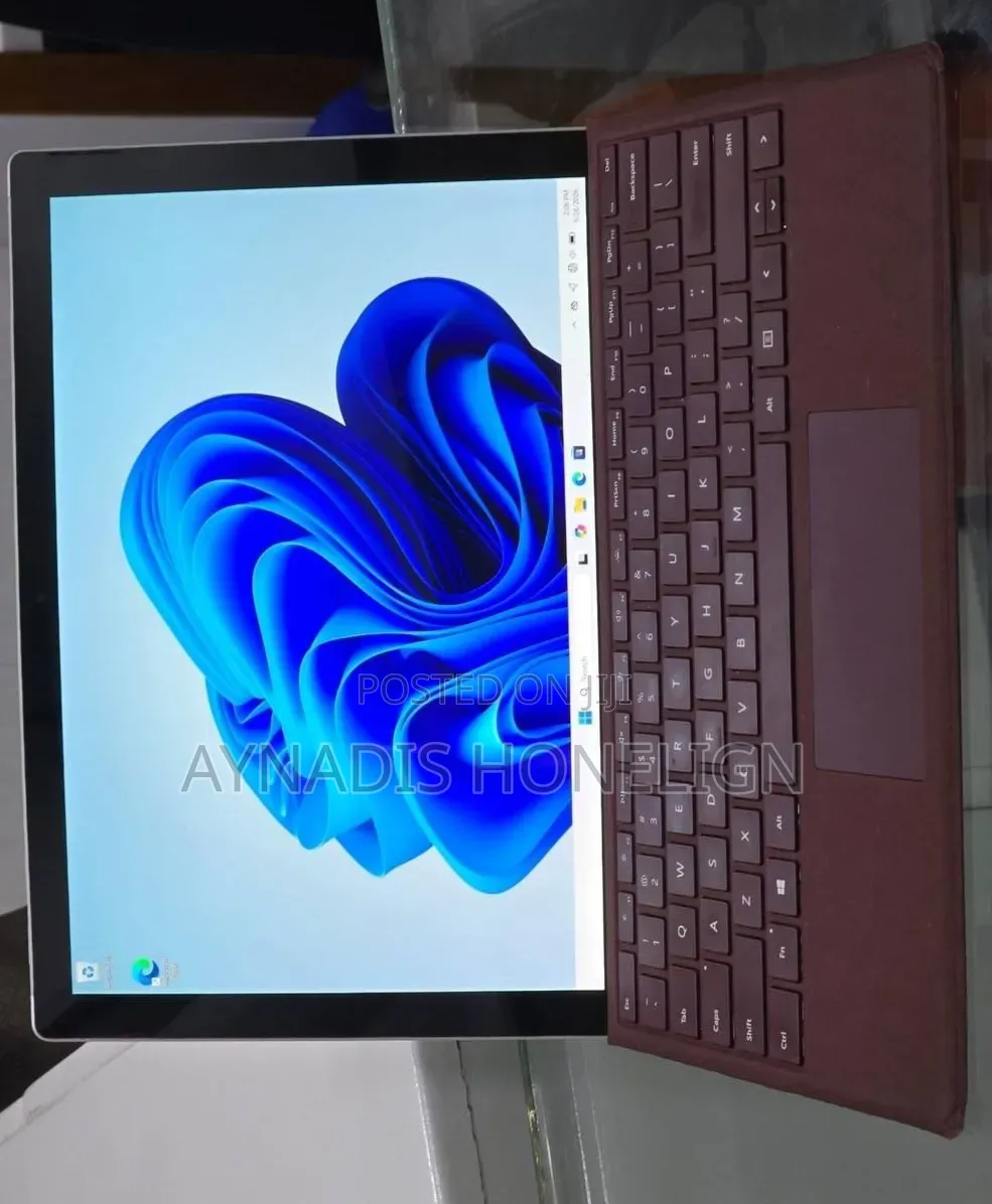 New Laptop Microsoft Surface 16GB Intel Core i7 SSD 128GB
