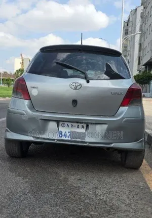 Toyota Yaris 2010 Gray
