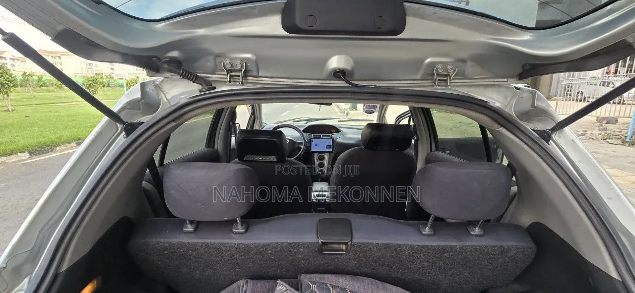 Toyota Yaris 2010 Gray