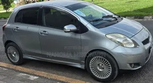 Toyota Yaris 2010 Gray