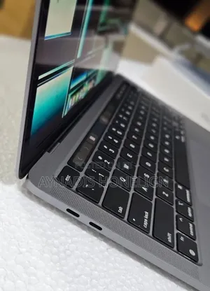New Laptop Apple MacBook Pro 2022 M2 8GB Apple M2 SSD 256GB
