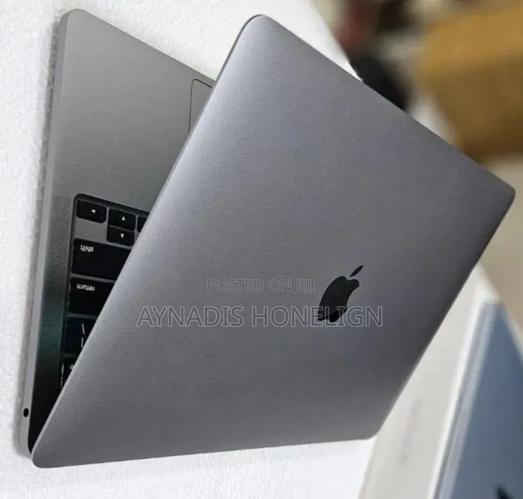 New Laptop Apple MacBook Pro 2022 M2 8GB Apple M2 SSD 256GB