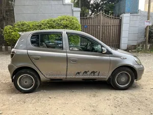 Toyota Yaris 2003 Gold