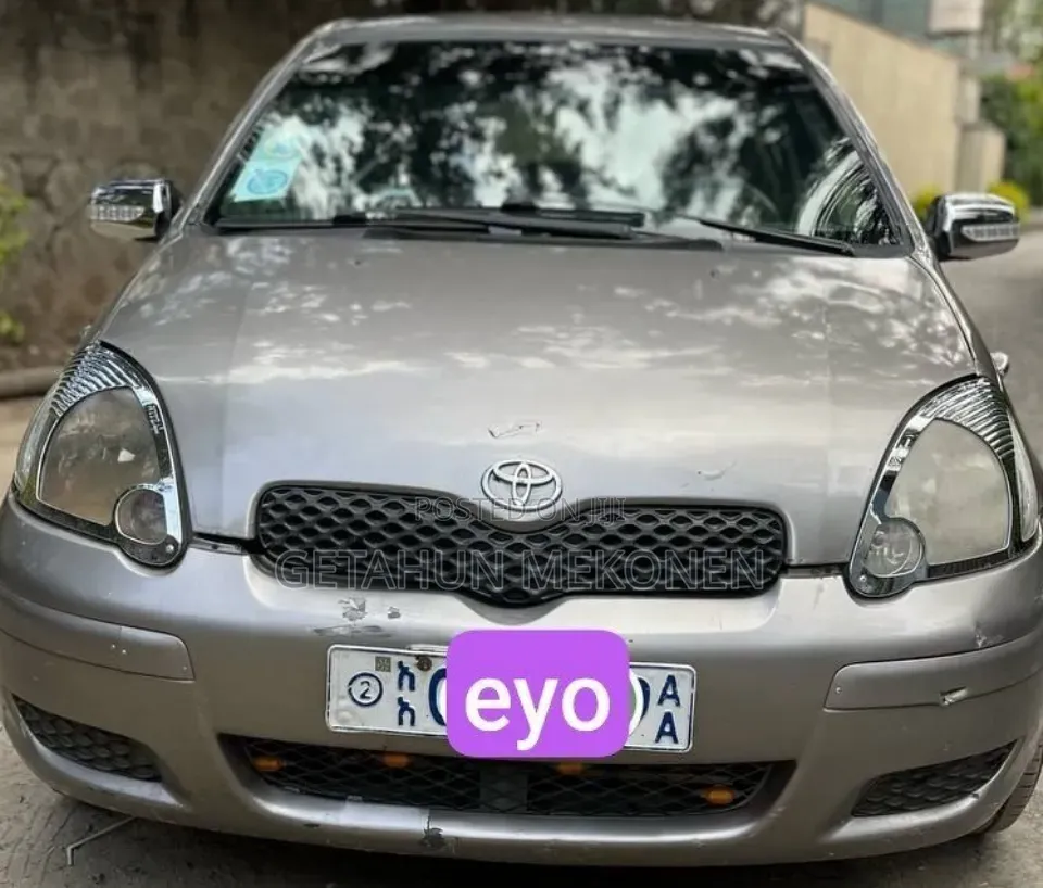 Toyota Yaris 2003 Gold