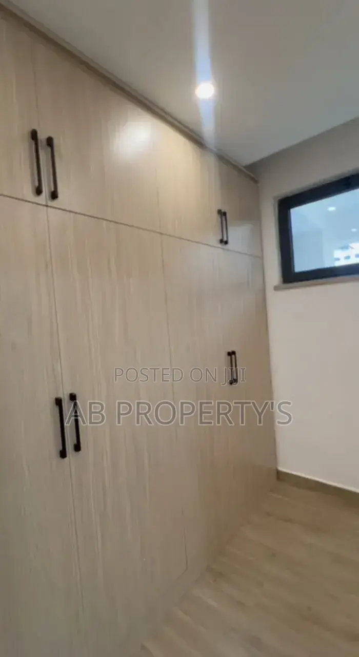 Furnished 3bdrm Apartment in ካሳንችስ, Kirkos for sale