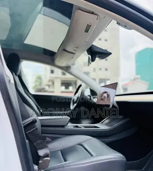 Tesla Model Y 2023 White