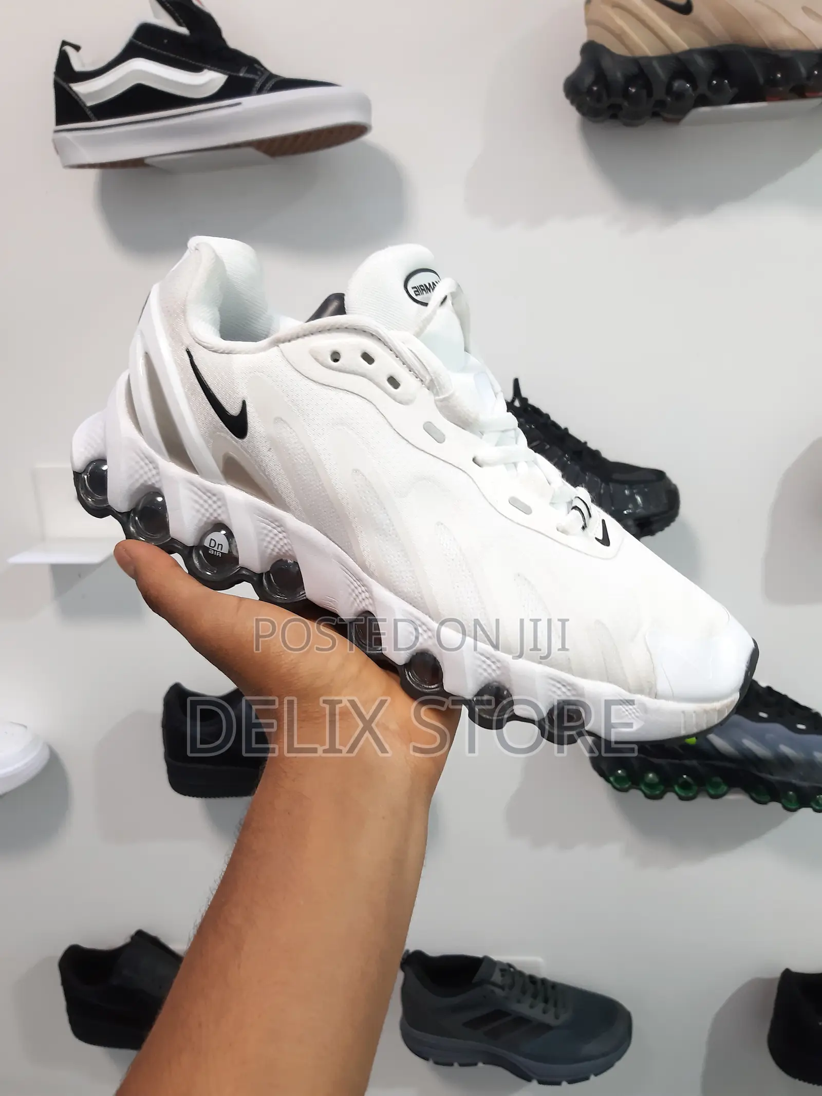 Nike Dn8 Sneakers