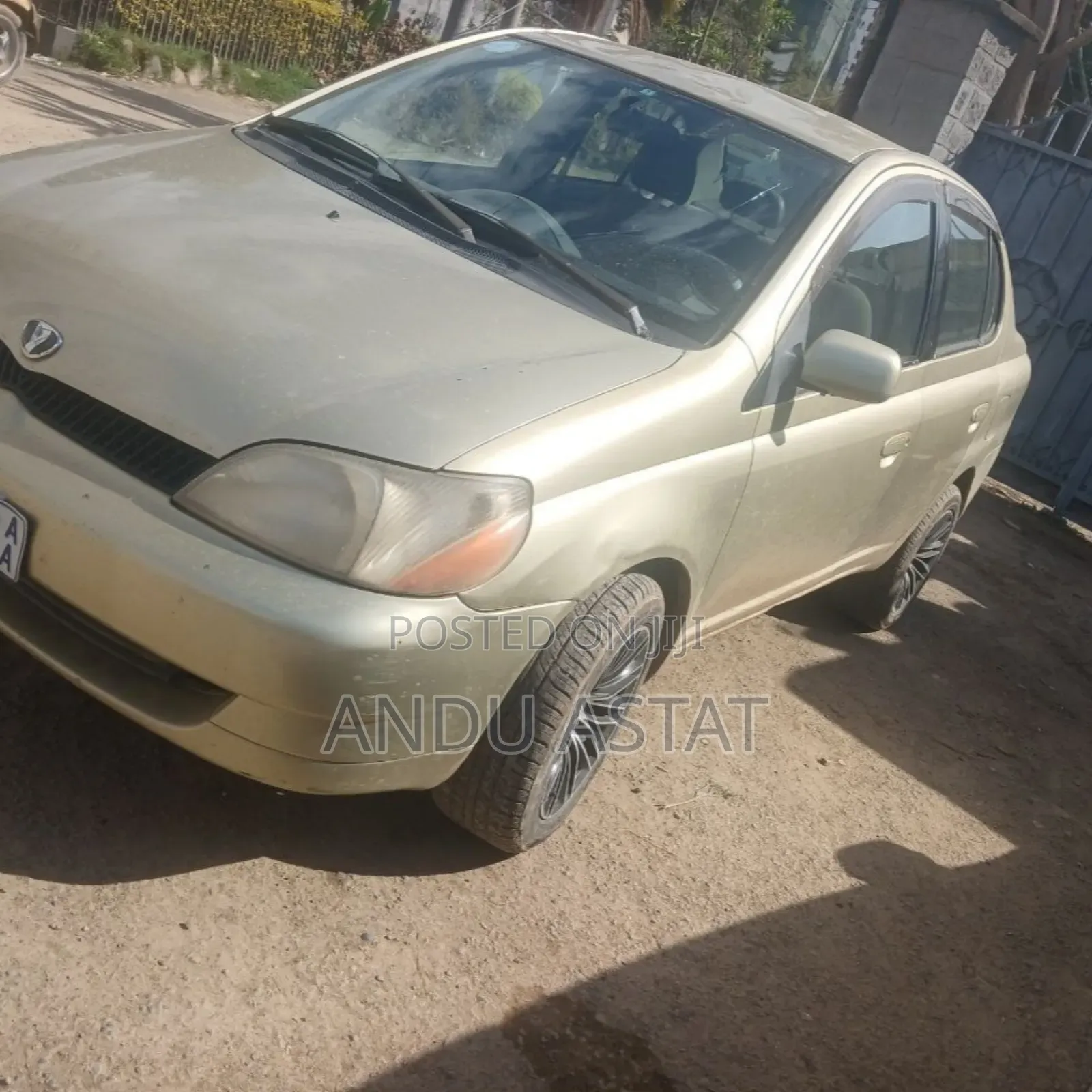 Toyota Platz 1.0 FWD 2002 Gold