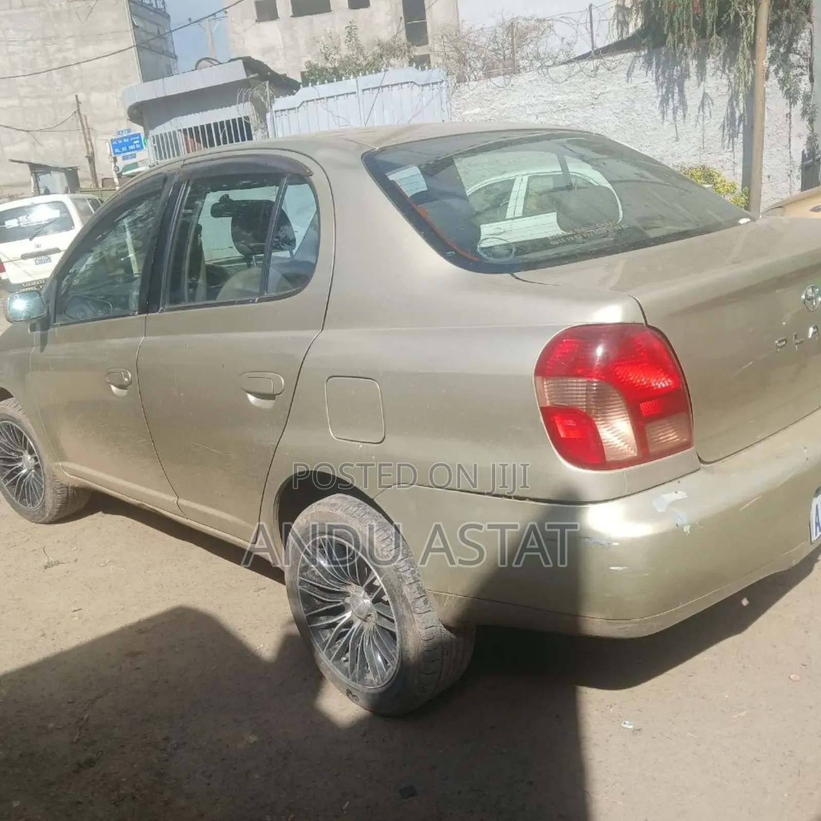 Toyota Platz 1.0 FWD 2002 Gold