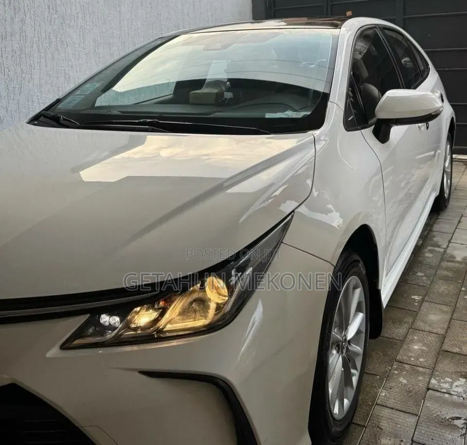 Toyota Corolla 2022 White