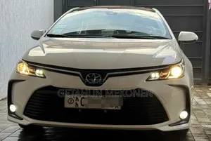 Toyota Corolla 2022 White