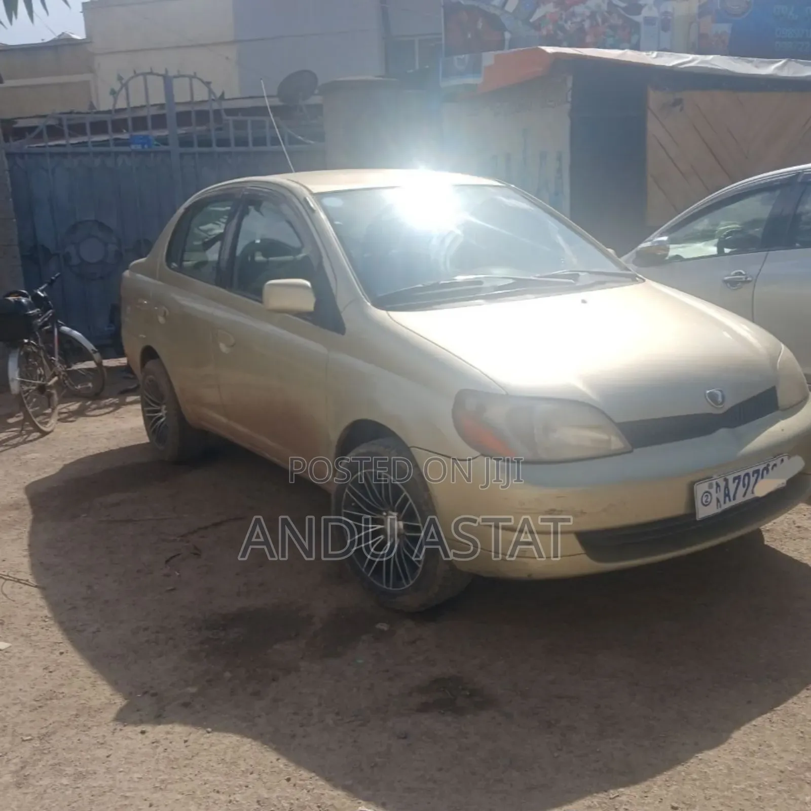 Toyota Platz 1.0 FWD 2002 Gold