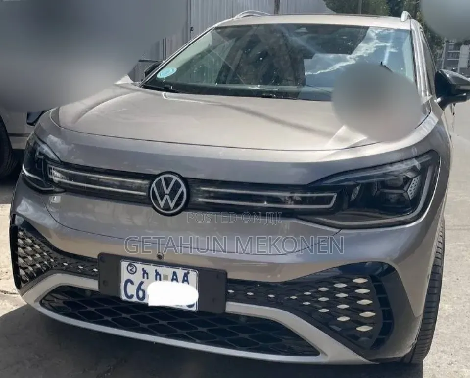 Volkswagen ID.6 2024 Gold