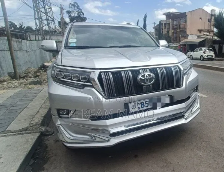 Toyota Land Cruiser 2014 Silver