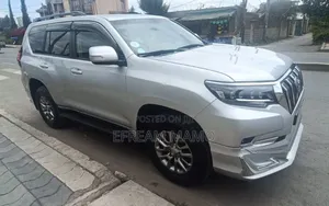 Toyota Land Cruiser 2014 Silver