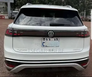 Volkswagen ID.6 2024 White