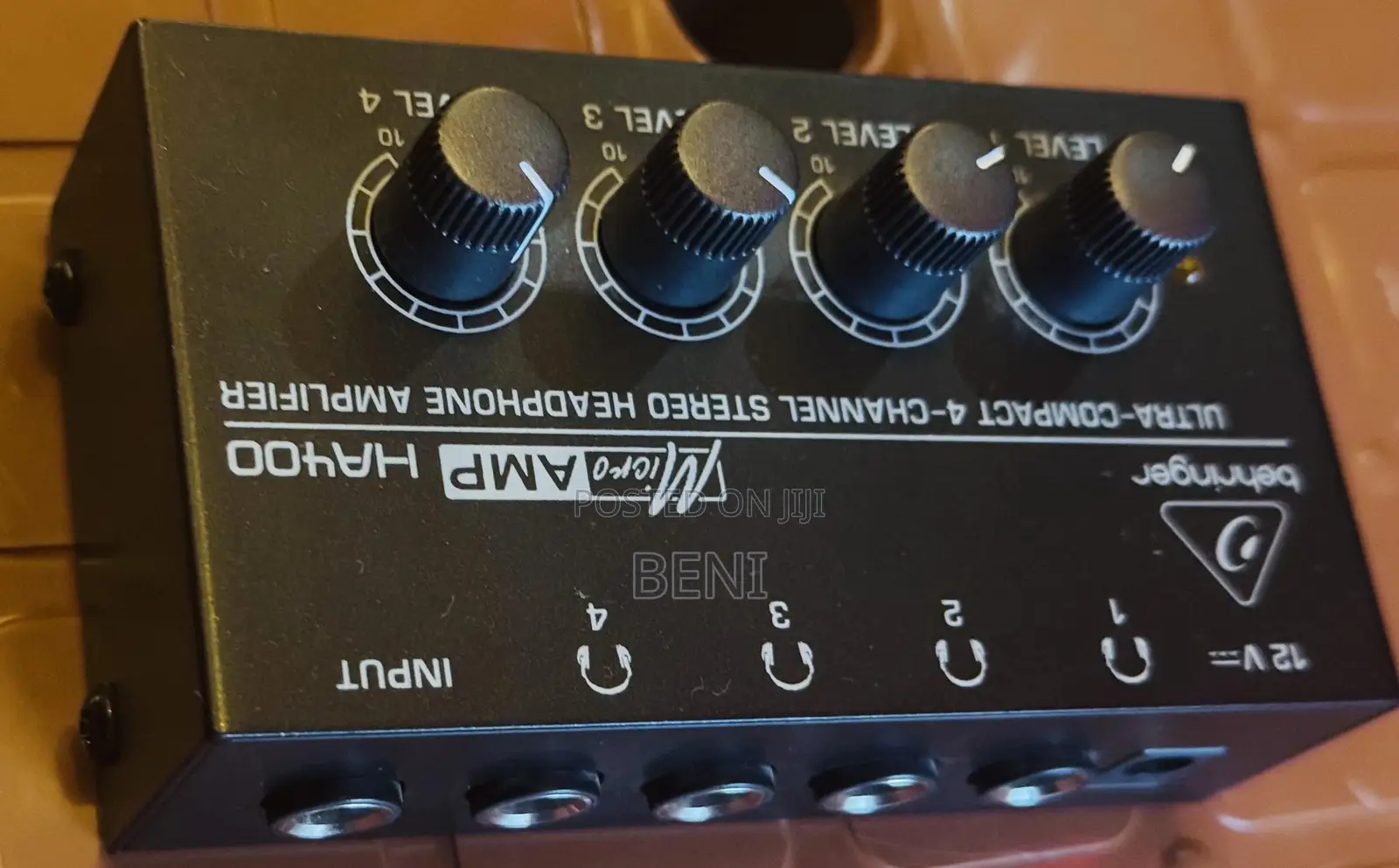Behringer Headphon Divider