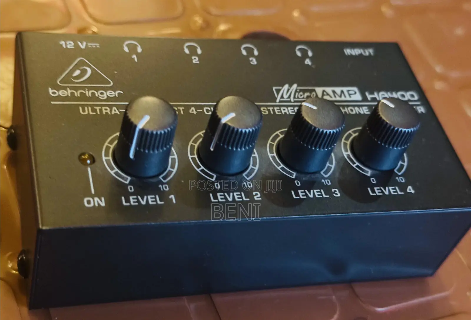 Behringer Headphon Divider
