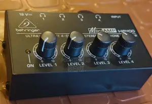 Behringer Headphon Divider