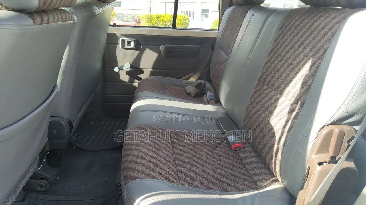 Toyota Land Cruiser 2011 White